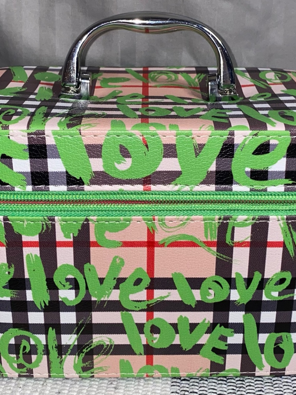 Stylish Plaid Cosmetic Case